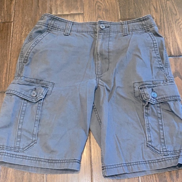 Old navy cargo shorts size 30 - Picture 2 of 7